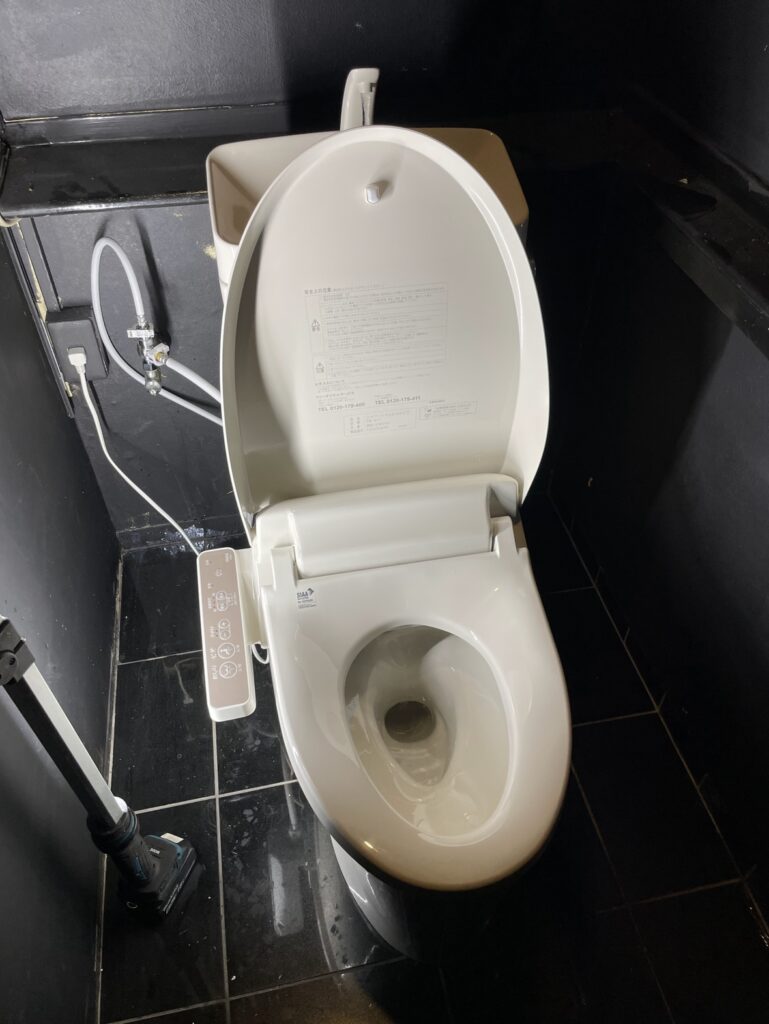 【新潟市中央区】トイレ本体交換＆温水洗浄便座（シャワートイレ）交換工事！