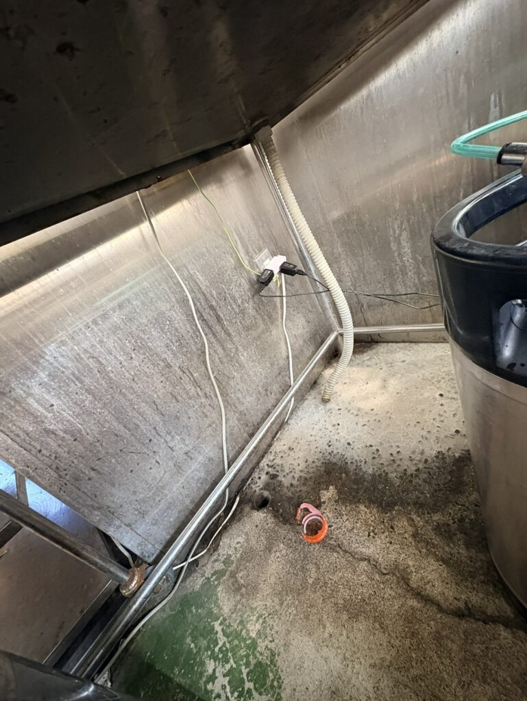 厨房の排水ホース延長＆防臭対策！水漏れ・不快なニオイを防いで衛生管理を強化