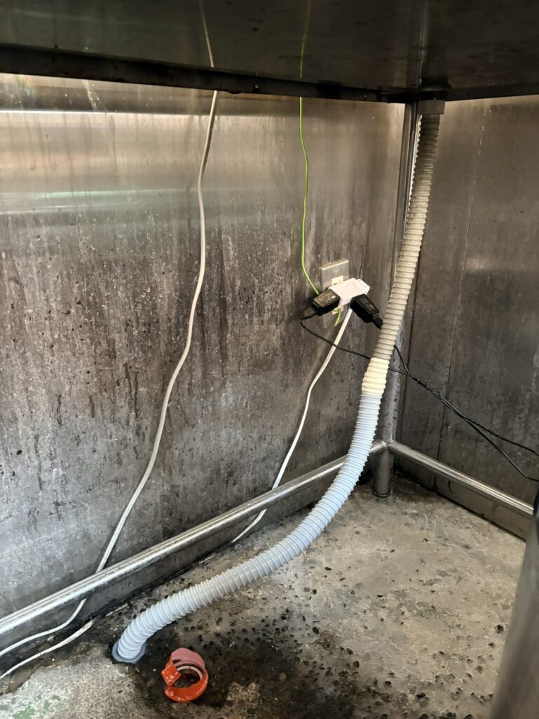 厨房の排水ホース延長＆防臭対策！水漏れ・不快なニオイを防いで衛生管理を強化