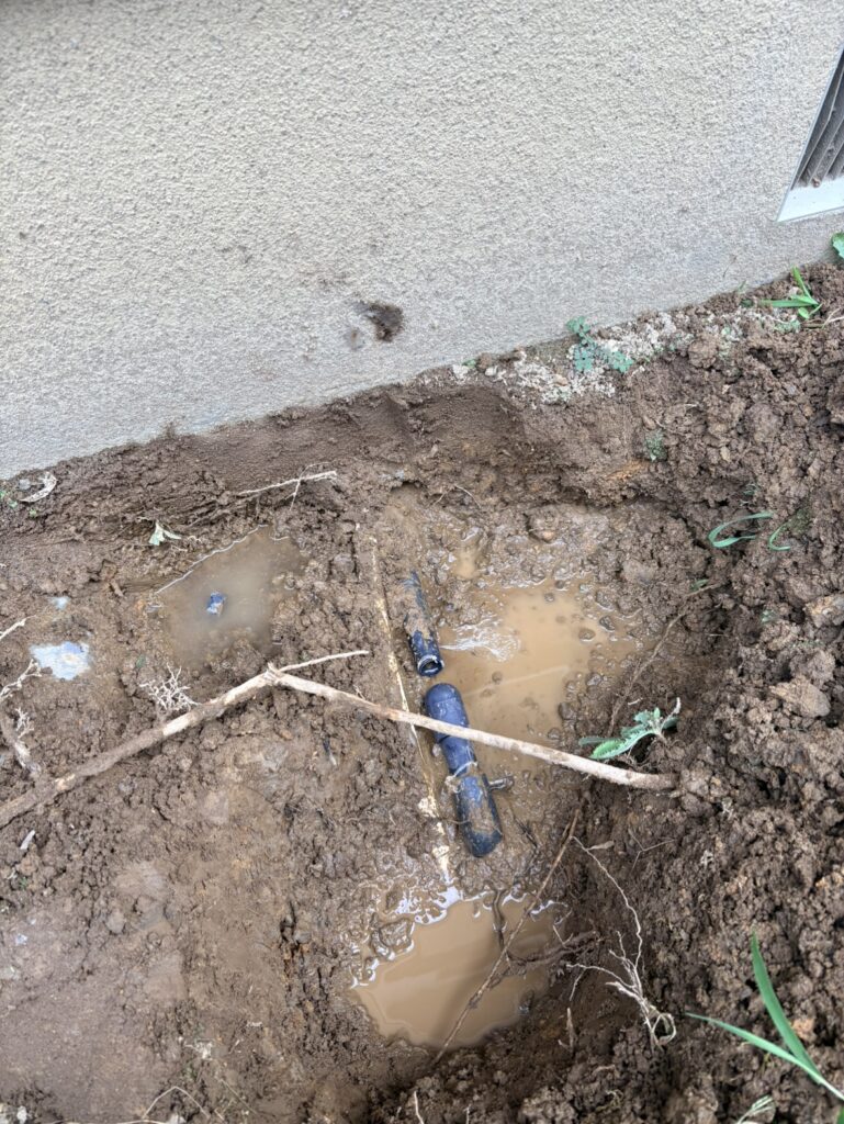床下配管からの漏水トラブル！一時止水から各所配管の全面入れ替え工事まで迅速対応