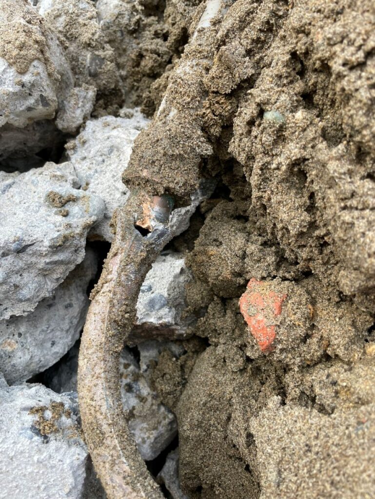水道料金が急に上がった？地面の下の埋設配管から水漏れ（漏水修繕工事）