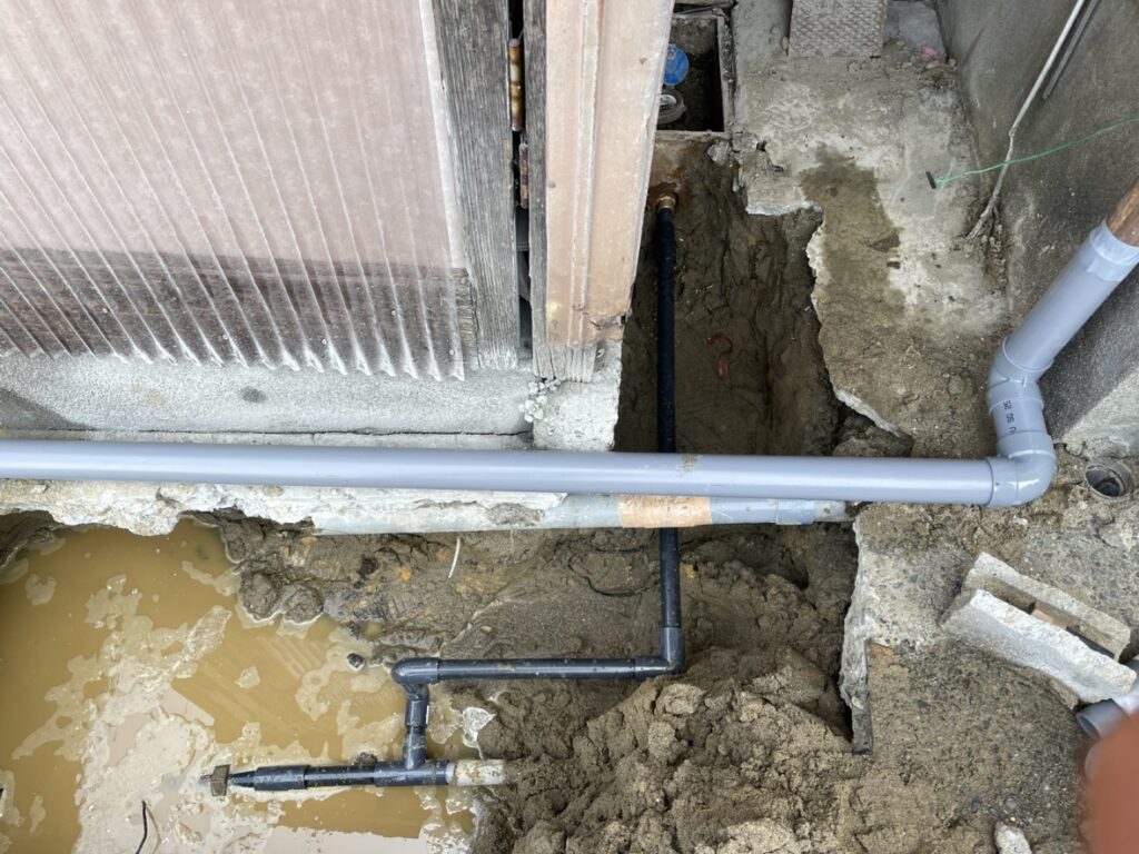 水道料金が急に上がった？地面の下の埋設配管から水漏れ（漏水修繕工事）